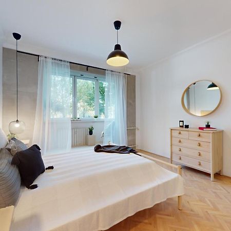 Modern 2 Bedroom Apt - Free Parking Bratislava Exteriör bild